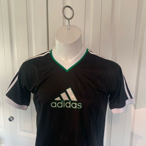 Retro adidas v-neck shirt - Picture 2 of 7